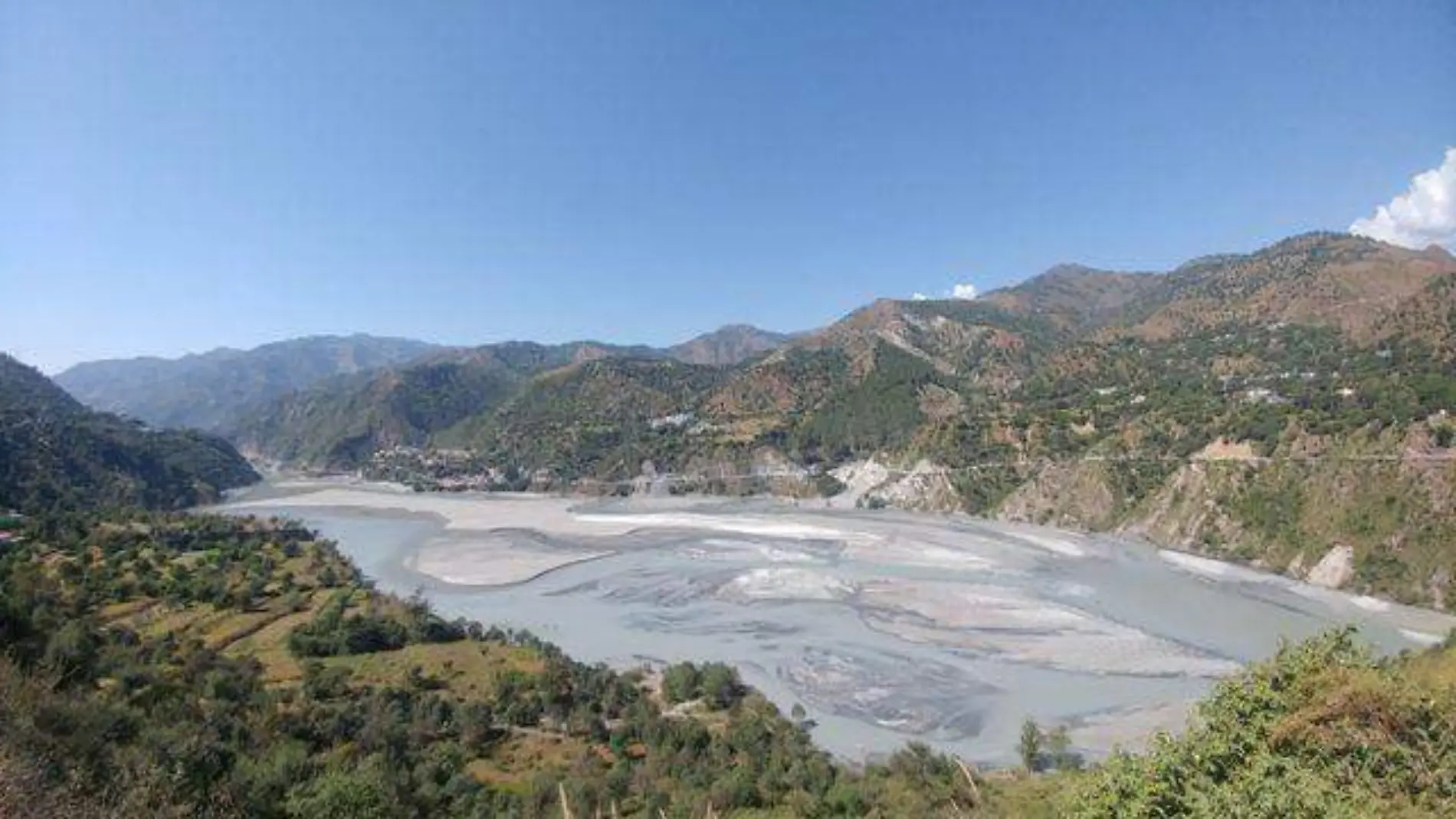 Rio de deshielo Himalaya